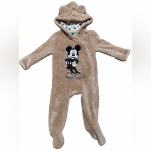 Disney Baby Mickey Mouse Tan One Piece Footed Sleeper Size 6/9 Month.
